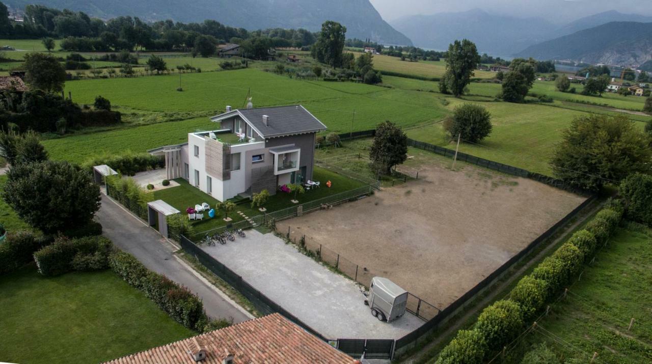 Art B&B Design Costa Volpino Extérieur photo